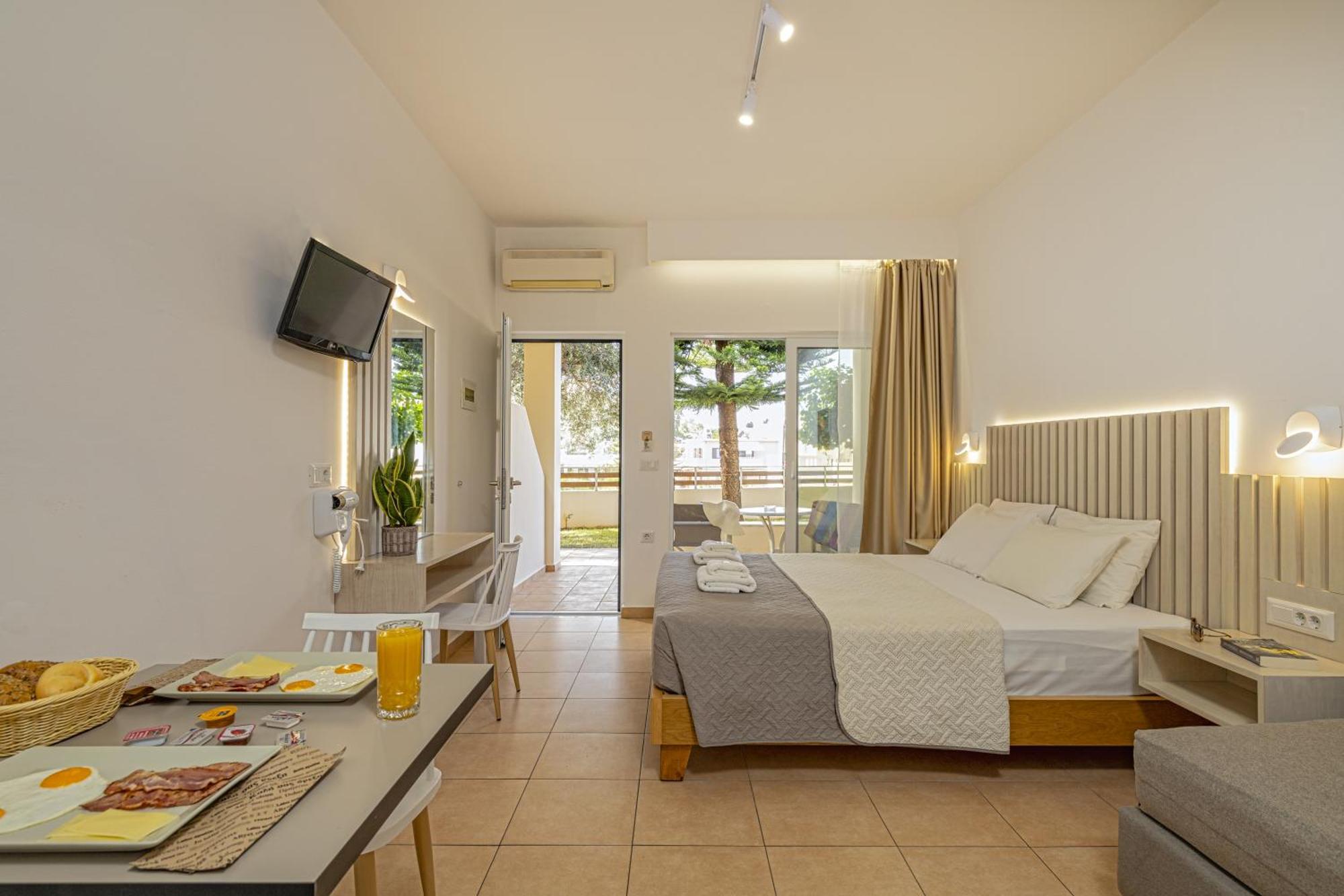 Theos Village Apartments Kato Daratso Exterior photo